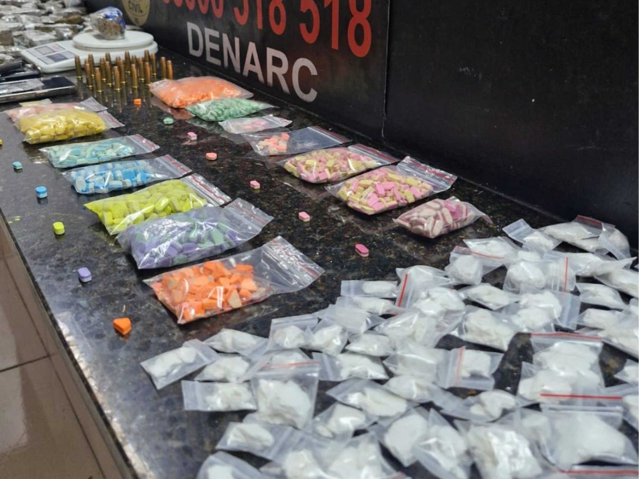 Mais de mil comprimidos de ecstasy e outras drogas são apreendidas com morador de Novo Hamburgo