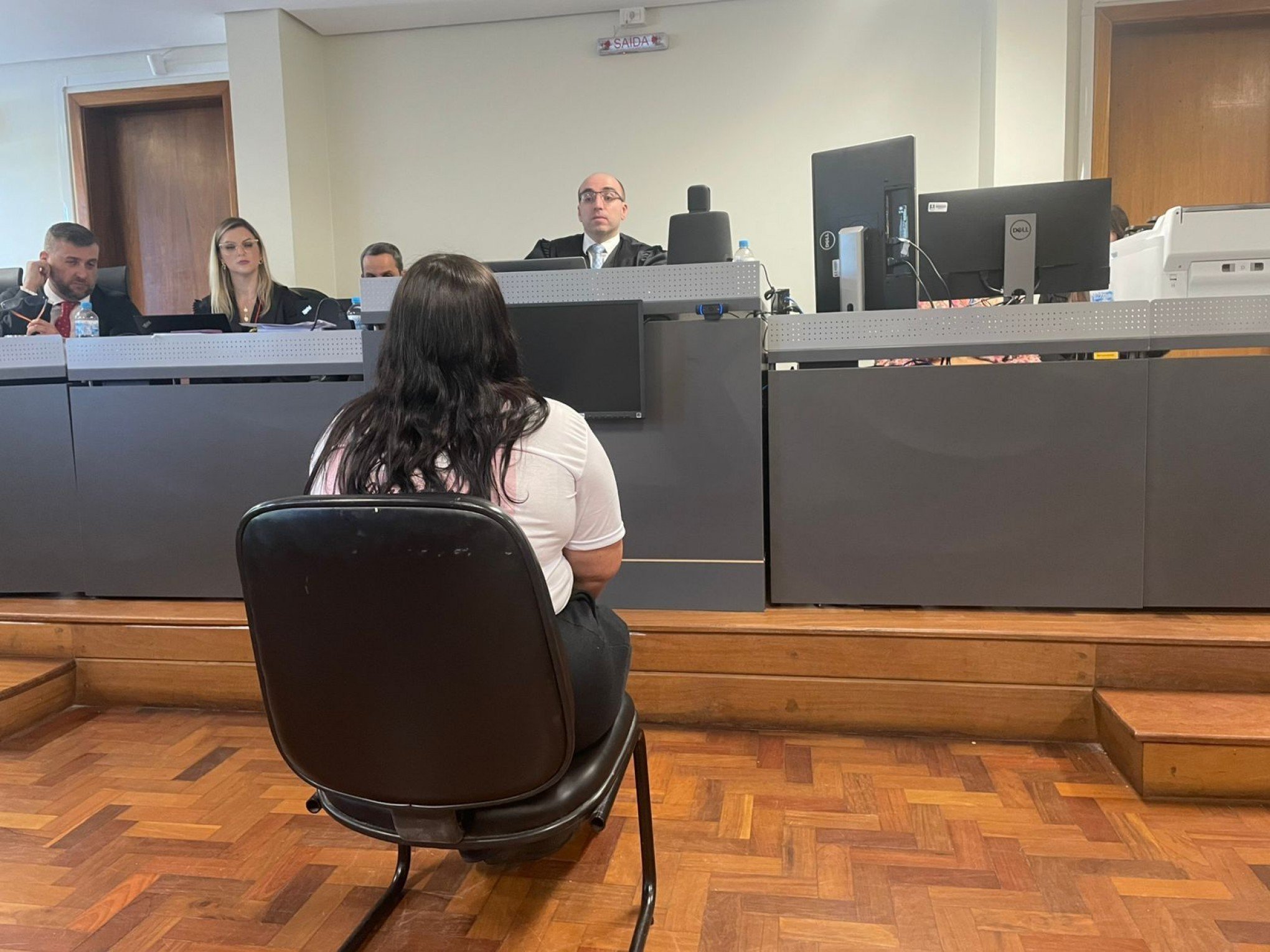 Termina primeiro dia de julgamento do homem acusado de matar os quatro filhos no RS; veja como foi