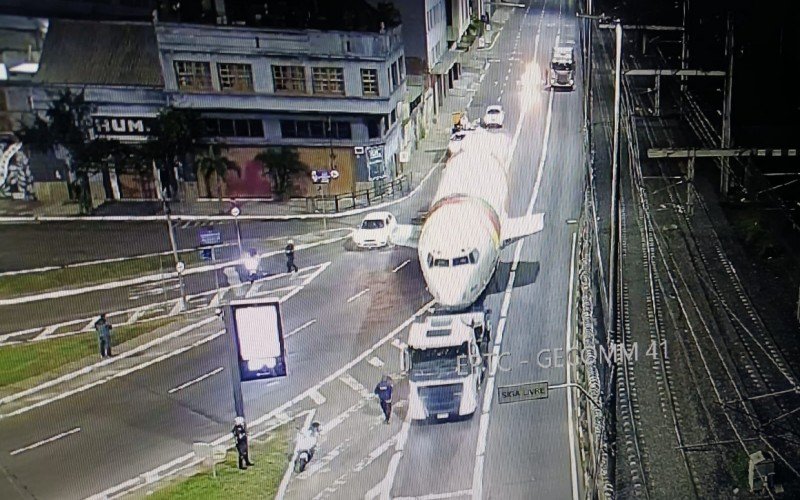 Deslocamenteo do Avião Alegre ocorreu na madrugada desta quarta-feira | abc+