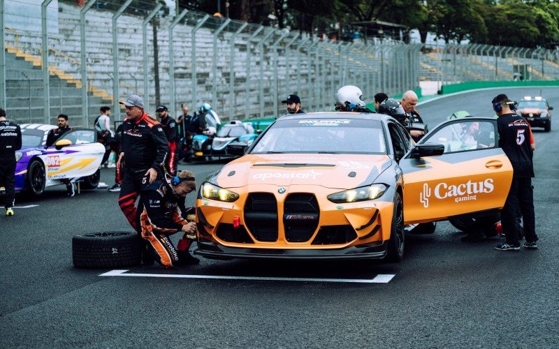 BMW M4 Evo GT4 #64 foi preparada pela equipe MC Tubarão, de Campo Bom | abc+