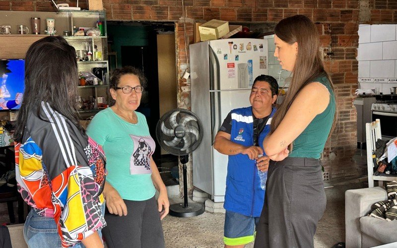 Secretária de Saúde de Novo Hamburgo Betina Espindula no bairro Canudos 