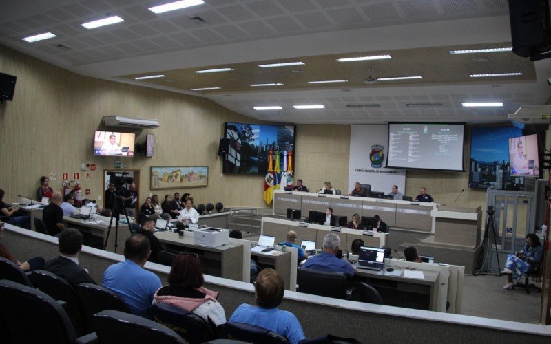 Aprovado projeto que cria auxílio-moradia para famílias afetadas por obras no dique do Santo Afonso | abc+