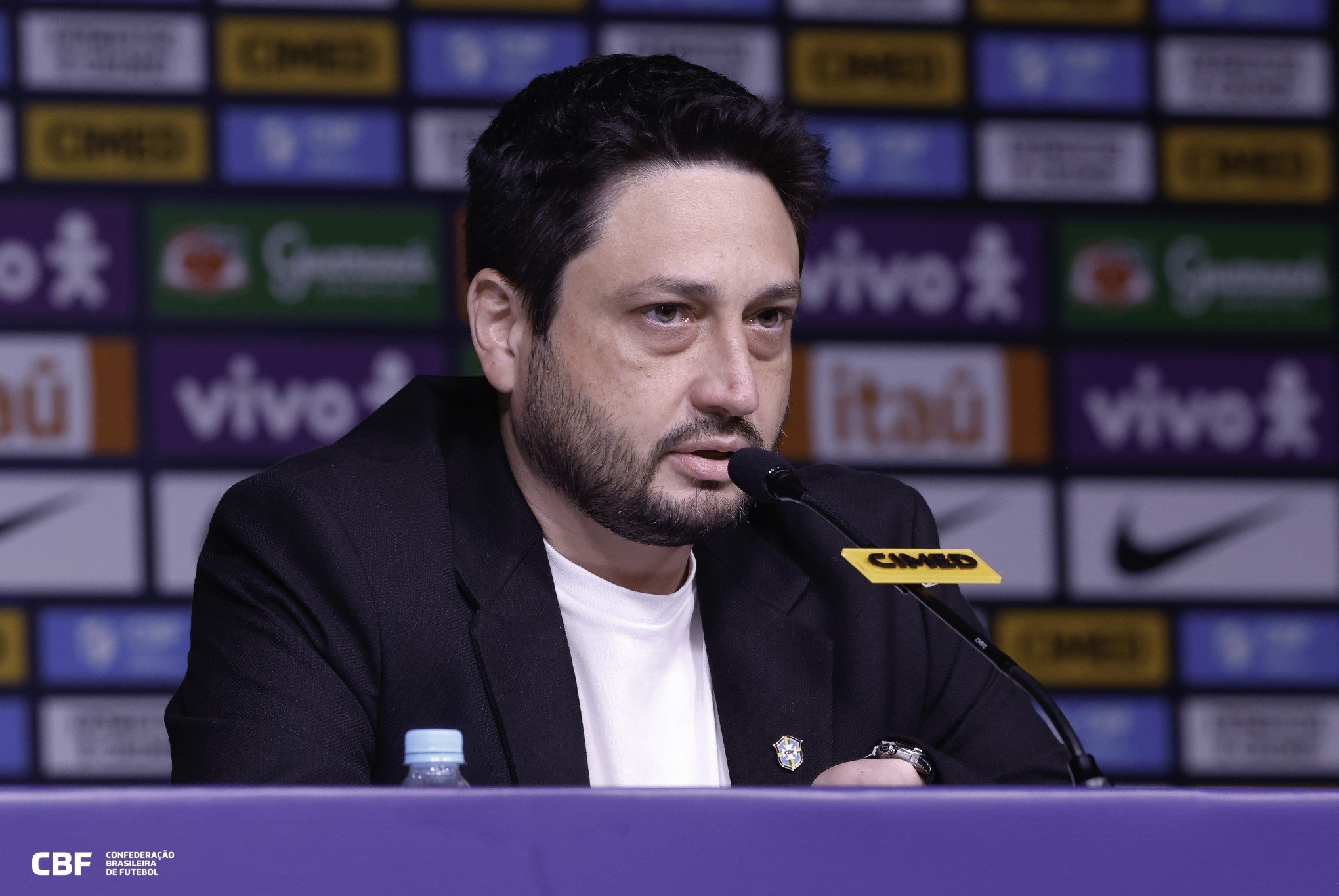 Arthur Elias convoca seleção para amistosos contra o Japão