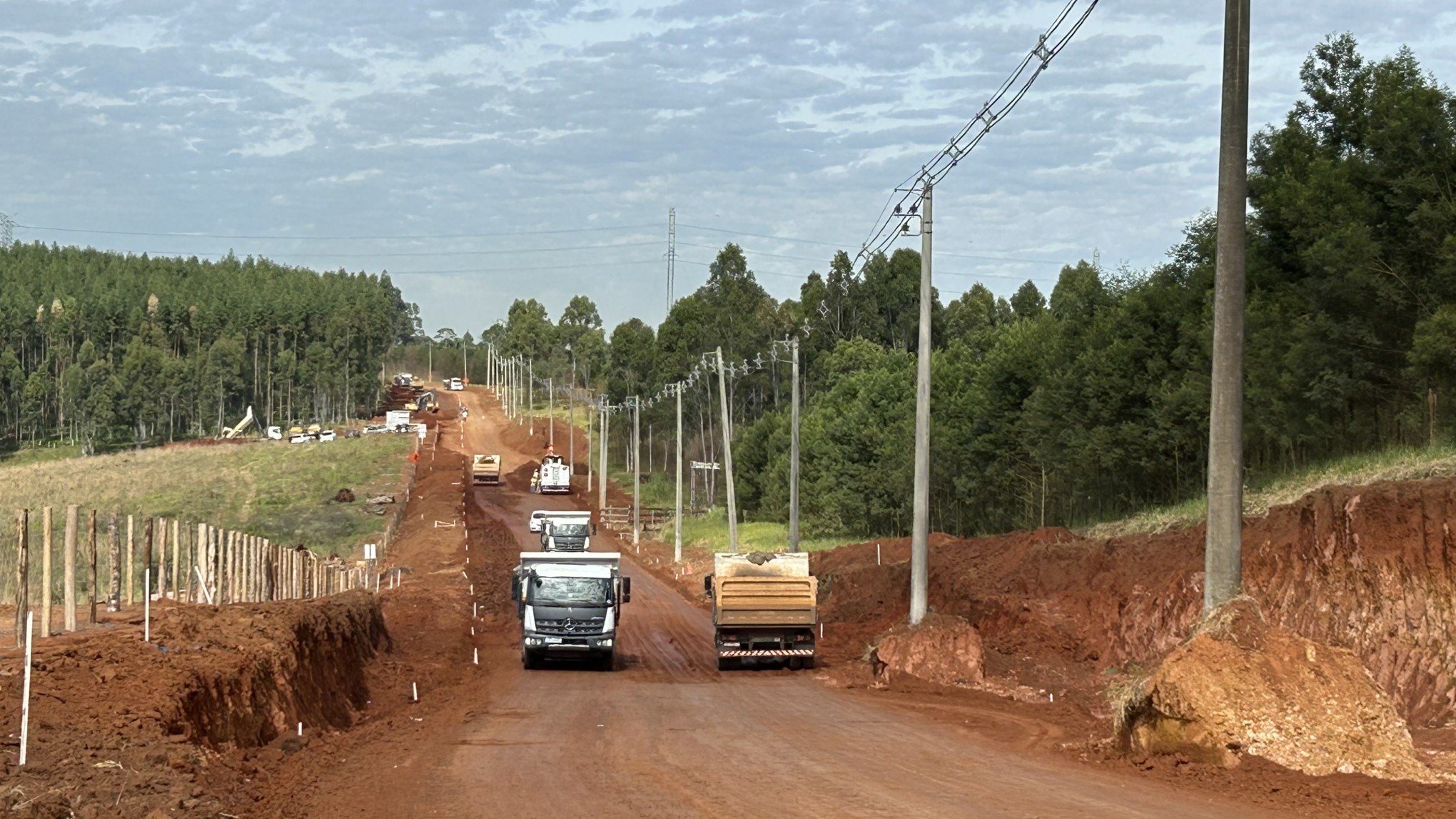 Antiga estrada dos tropeiros vai ganhar asfalto: Avança rápido obras da Estrada Presidente Lucena, entre São Leopoldo e Novo Hamburgo