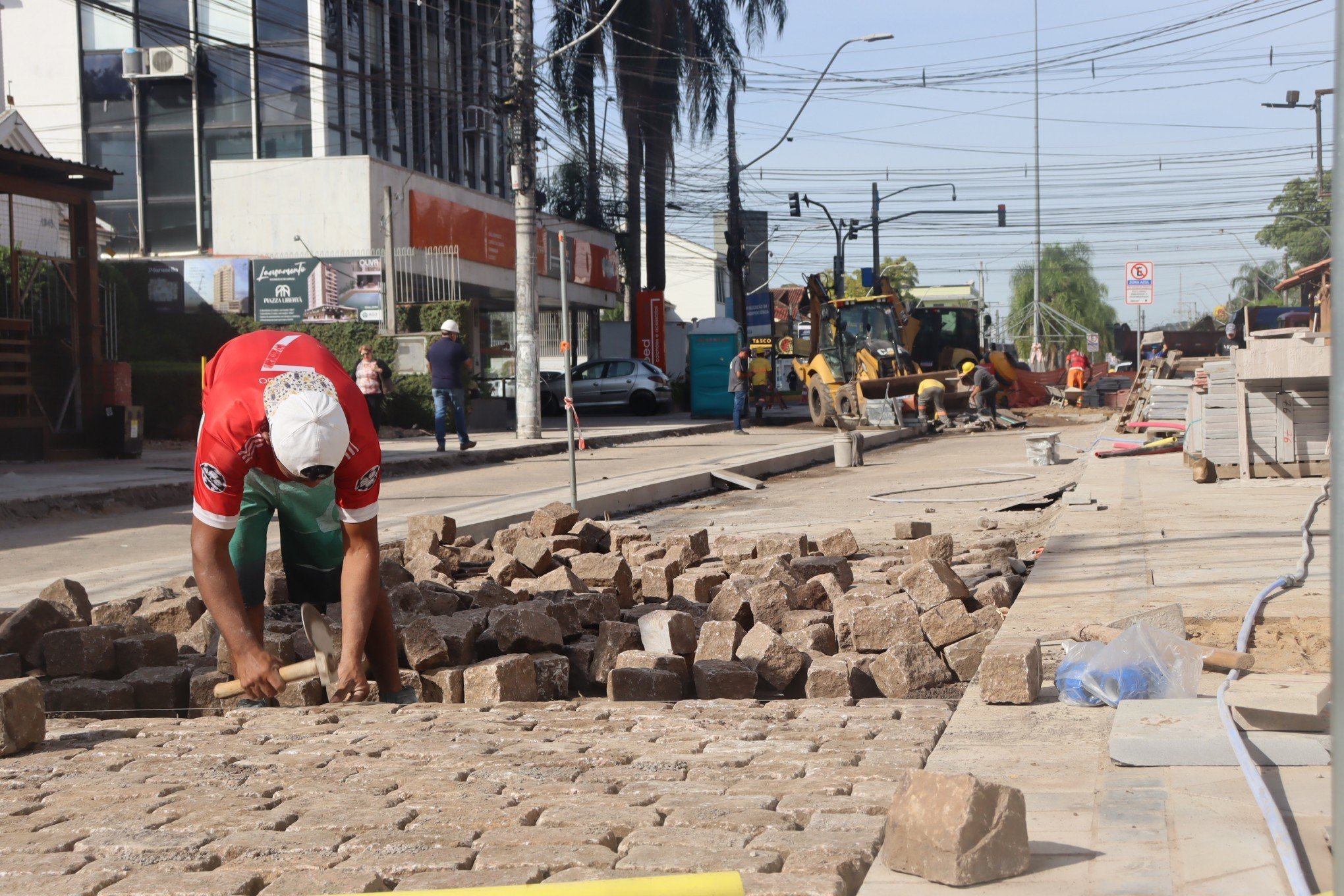 Obras na Rua Independência estão próximas da conclusão; veja fotos