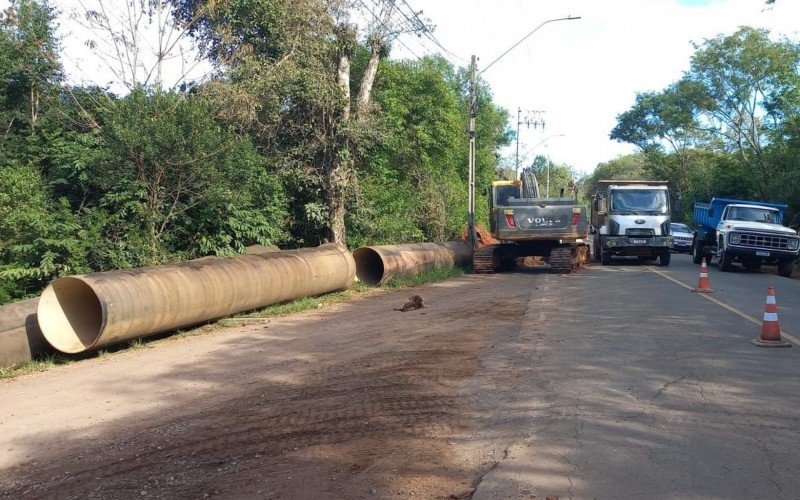 Começa obra da Comusa que vai deixar trânsito em "pare e siga" por 45 dias em trecho de Novo Hamburgo | abc+