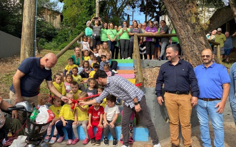 Entrega oficial da escadaria do Rincão dos Ilhéus, em Estância Velha, na manhã desta quinta-feira (15) | abc+