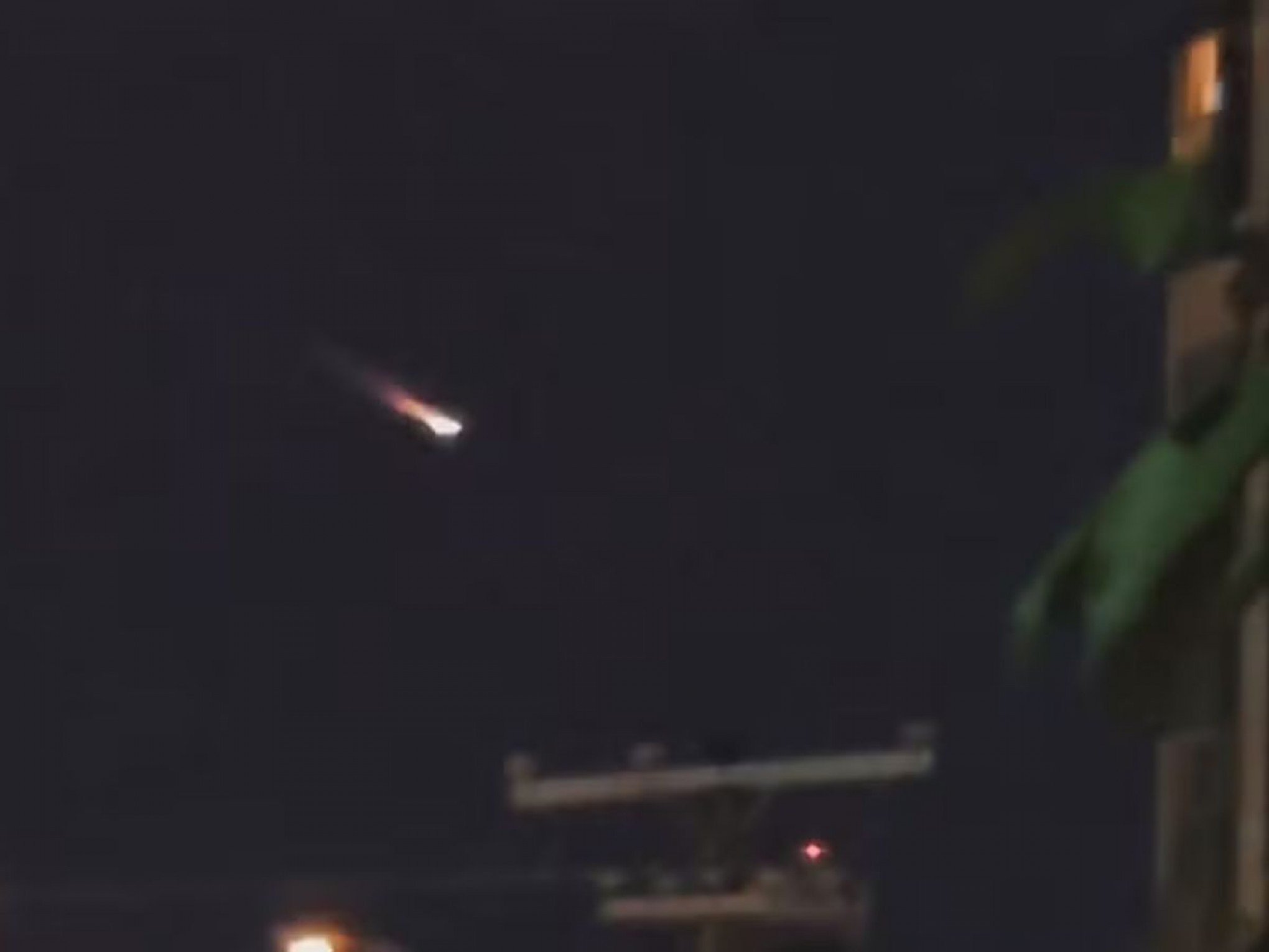 Meteoro? Não! Entenda o que é bola de fogo vista em vários estados