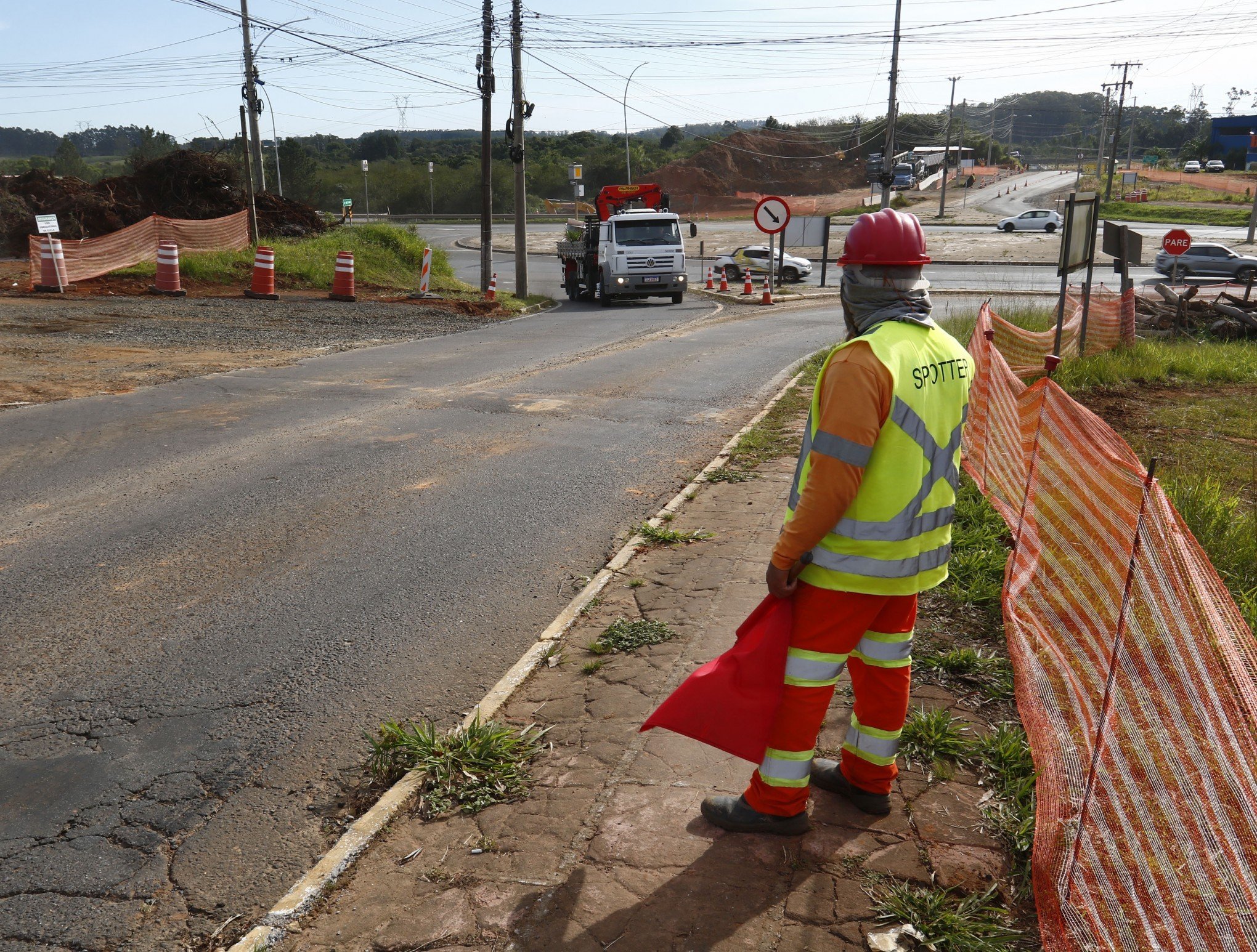 Primeiro dos dois viadutos de acesso a Nova Santa Rita começa a tomar forma