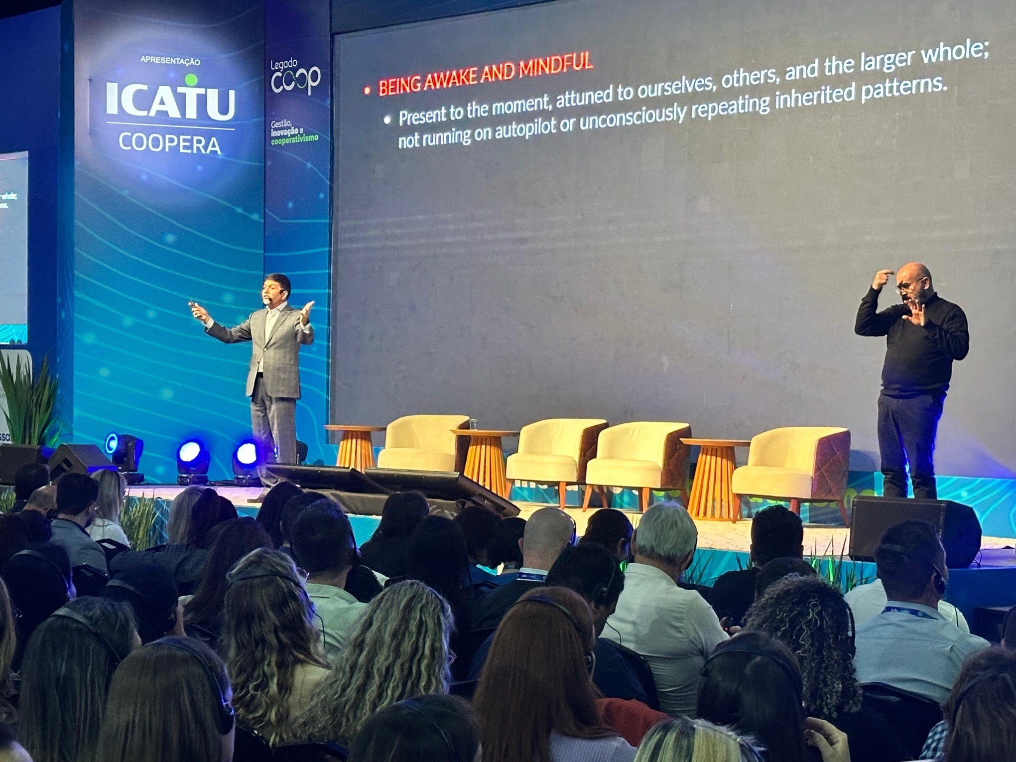 "Se continuarmos com o mesmo sistema econômico, vamos destruir o futuro", diz autor indiano em evento na Serra