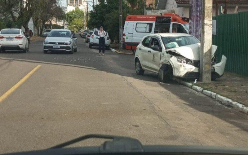 Carro da Prefeitura de Novo Hamburgo se envolveu um acidente na tarde desta sexta-feira | abc+