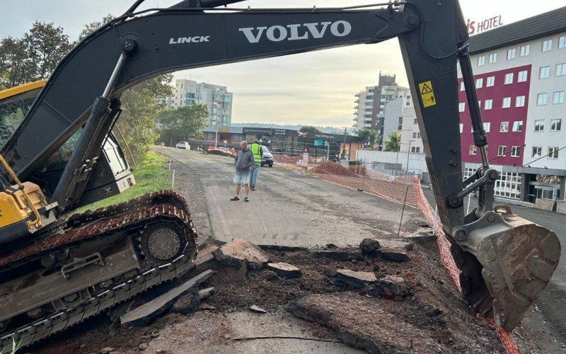 Obra na BR-116, na altura do viaduto Ayrton Senna, em Novo Hamburgo | abc+