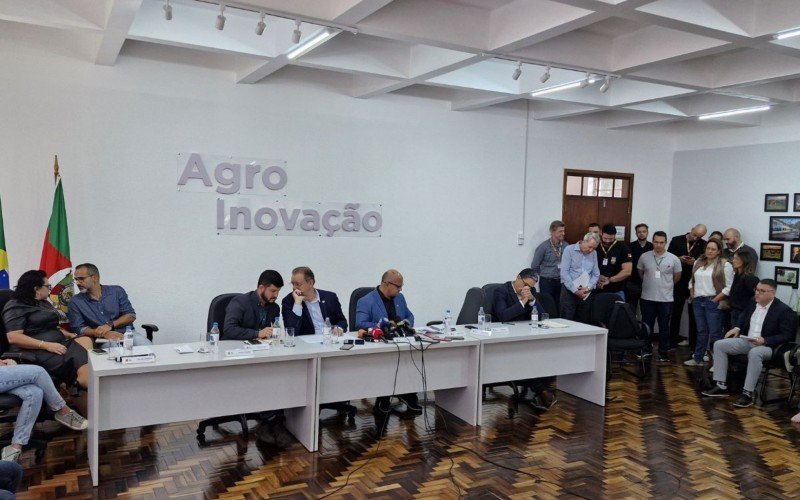 Coletiva sobre foco da gripe aviária em granja de Montenegro | abc+