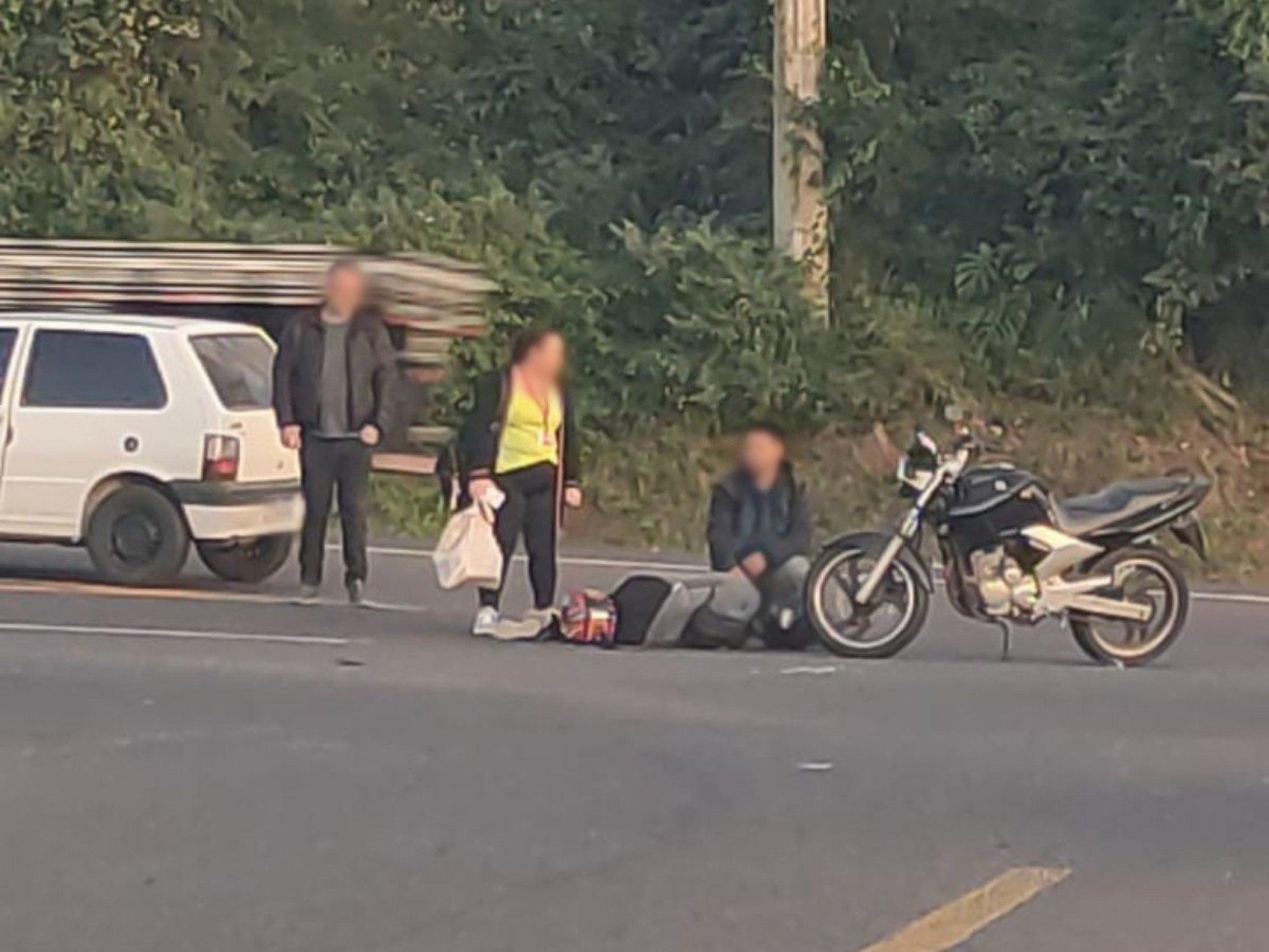 BR-116: Motociclista fica ferido em acidente com carro no Vale do Sinos