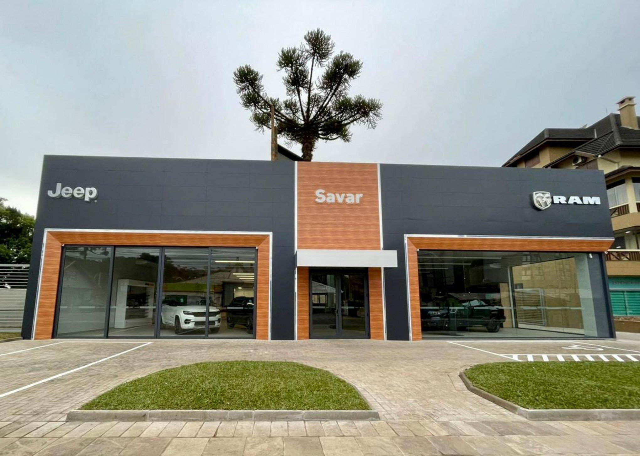 Com foco nas marcas Jeep e RAM, concessionária abre unidade em Gramado com investimento de R$ 4 milhões