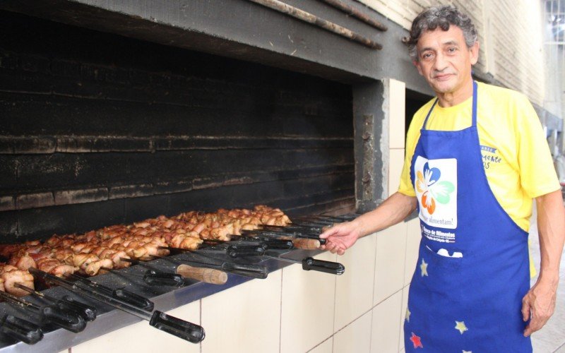 Nilson, da equipe de assadores do meio frango | abc+