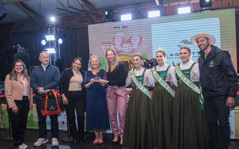 Bavária Sport Hotel tem o espantalho mais criativo da 34ª Festa da Colônia de Gramado
