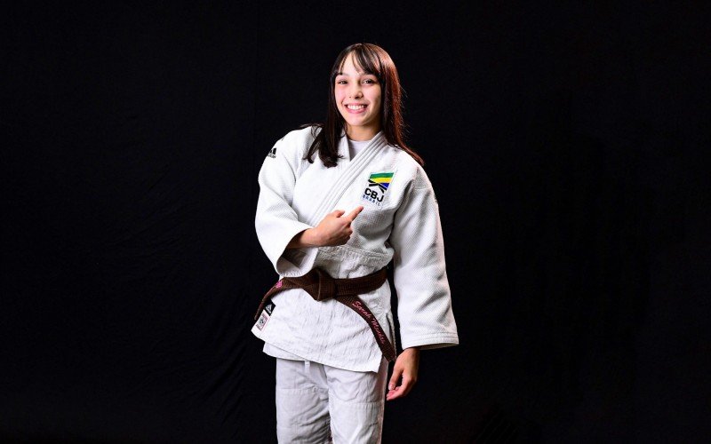 Aos 16 anos, Sarah Mauer participou de recente sessão de fotografia para a Confederação Brasileira de Judô 
