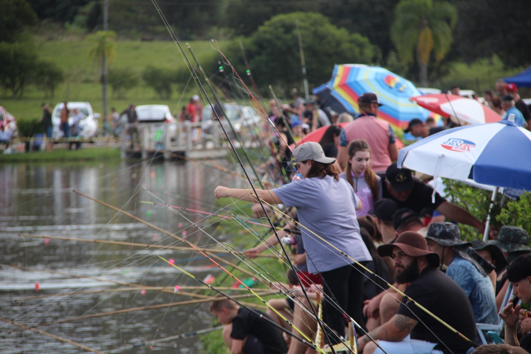 1ª Pesca no Parque Egon Gewehr reúne mais de duas mil pessoas em Presidente Lucena