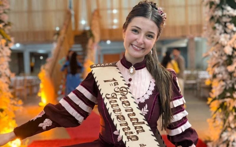 Gabriela Thoen Krause, 16 anos