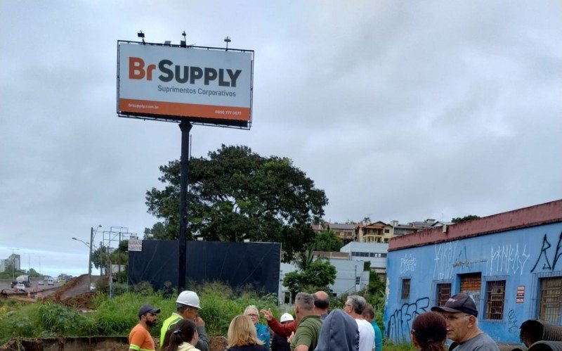 Moradores da Rua Ceará, representantes do DNIT, Prefeitura e Legislativo em reunião na BR 116 