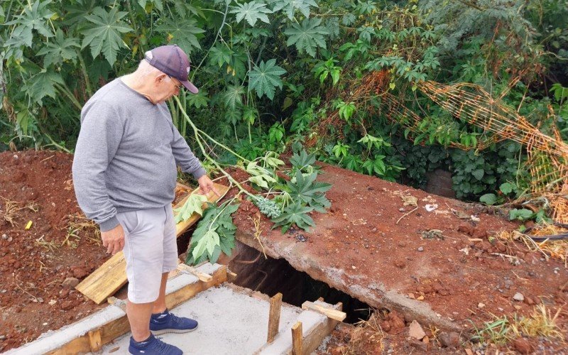 Moradores pedem canos maiores na BR 116, no sentido capital-interior
