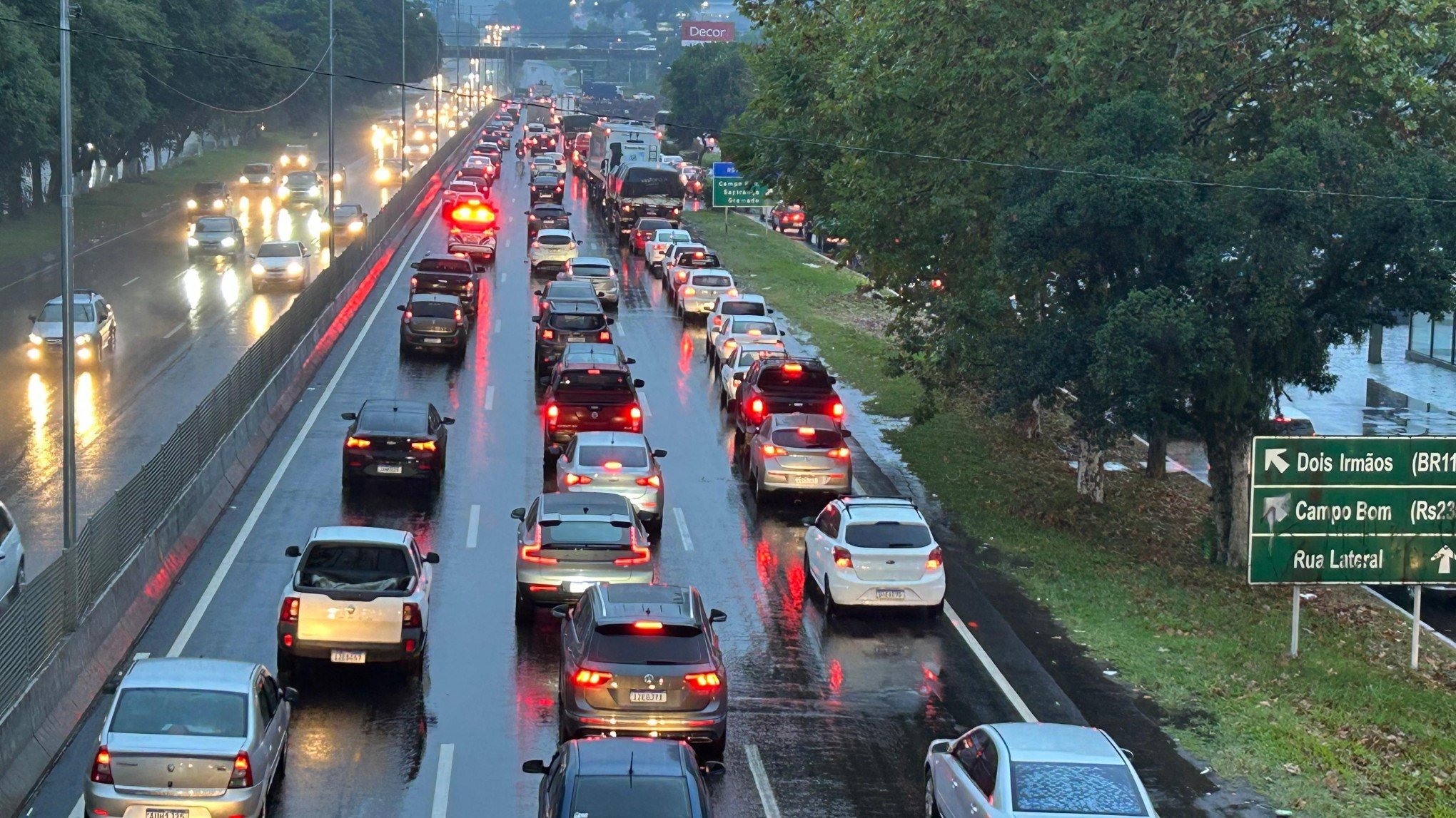 BR-116: Quem deseja ingressar na RS-239 enfrenta congestionamento na rodovia