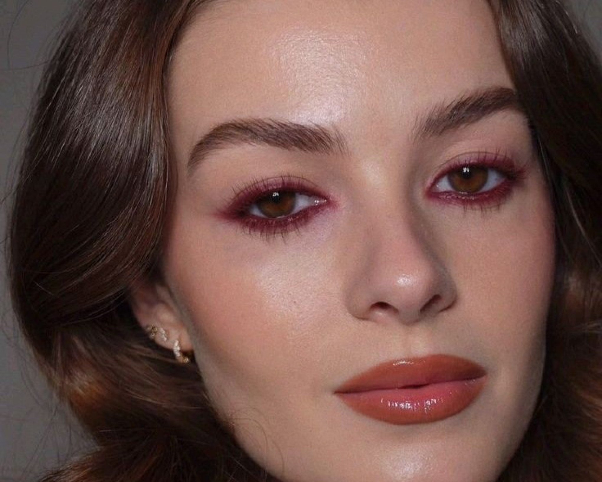 Inspiração de maquiagem com cÃlios burgundy | abc+