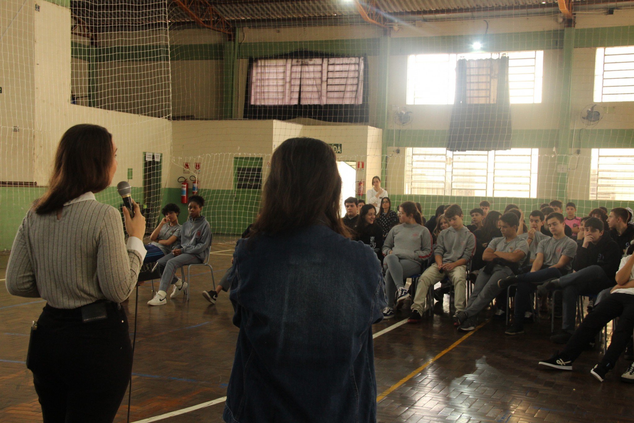 Combate à violência contra mulher é tema de encontros em escolas de Estância Velha