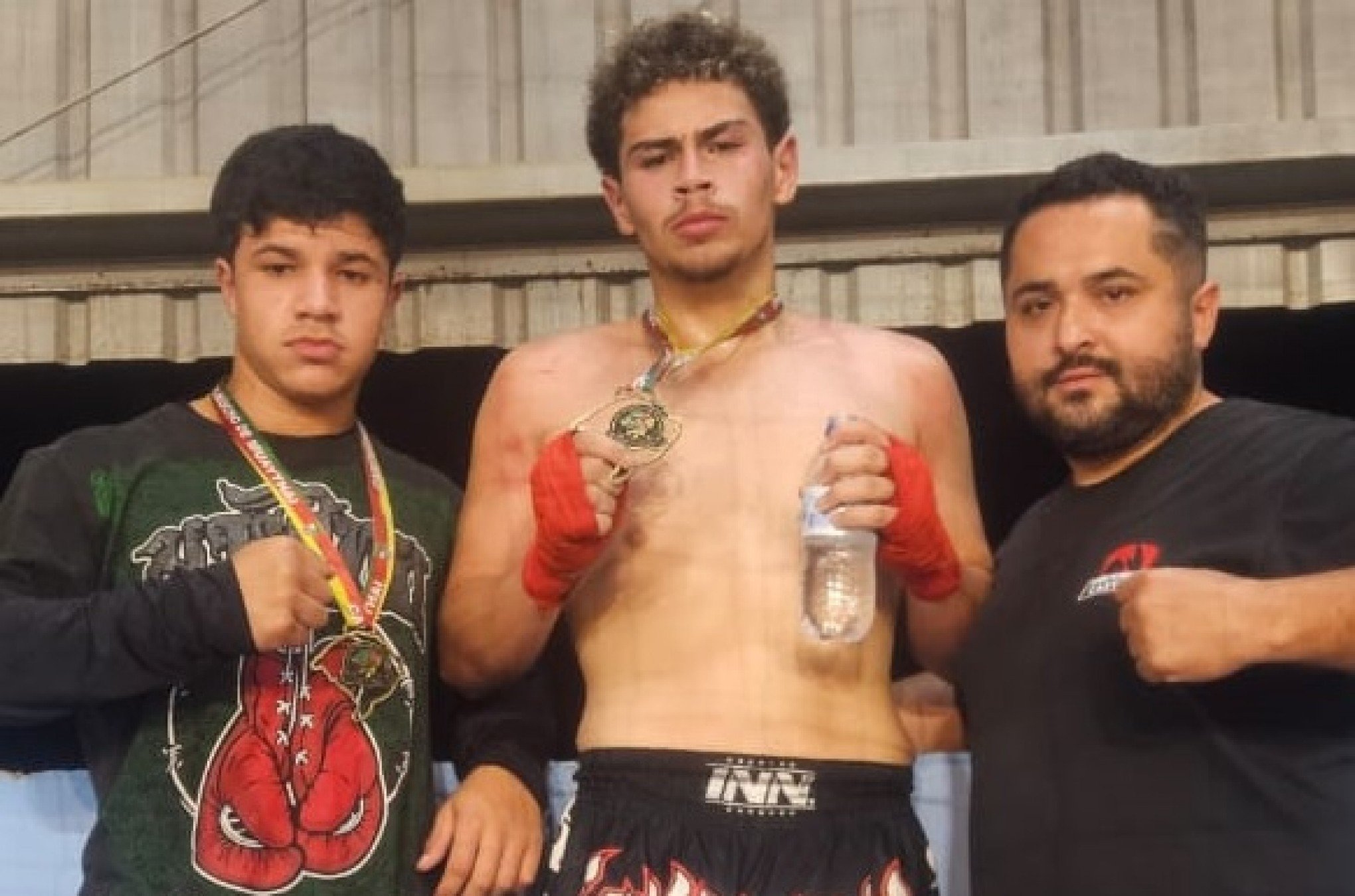 Três atletas de projeto social da Vila Brás conquistam medalha no Campeonato Gaúcho de Muay Thai