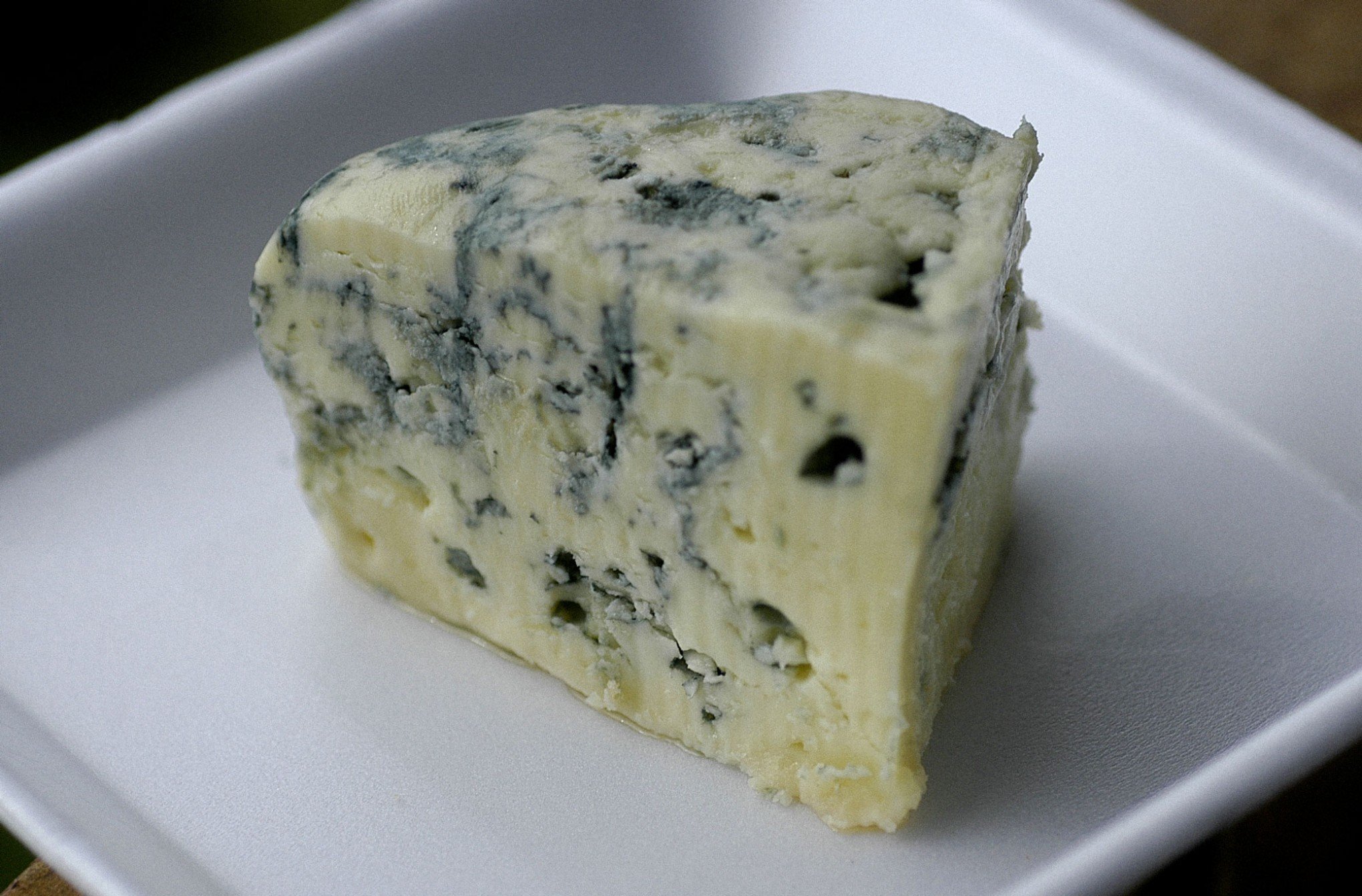 Queijo gorgonzola deve ficar mais raro nas prateleiras; entenda o motivo