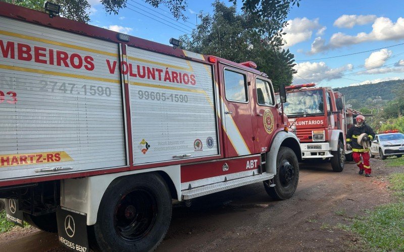Atuação dos Bombeiros em incêndio em Nova Hartz