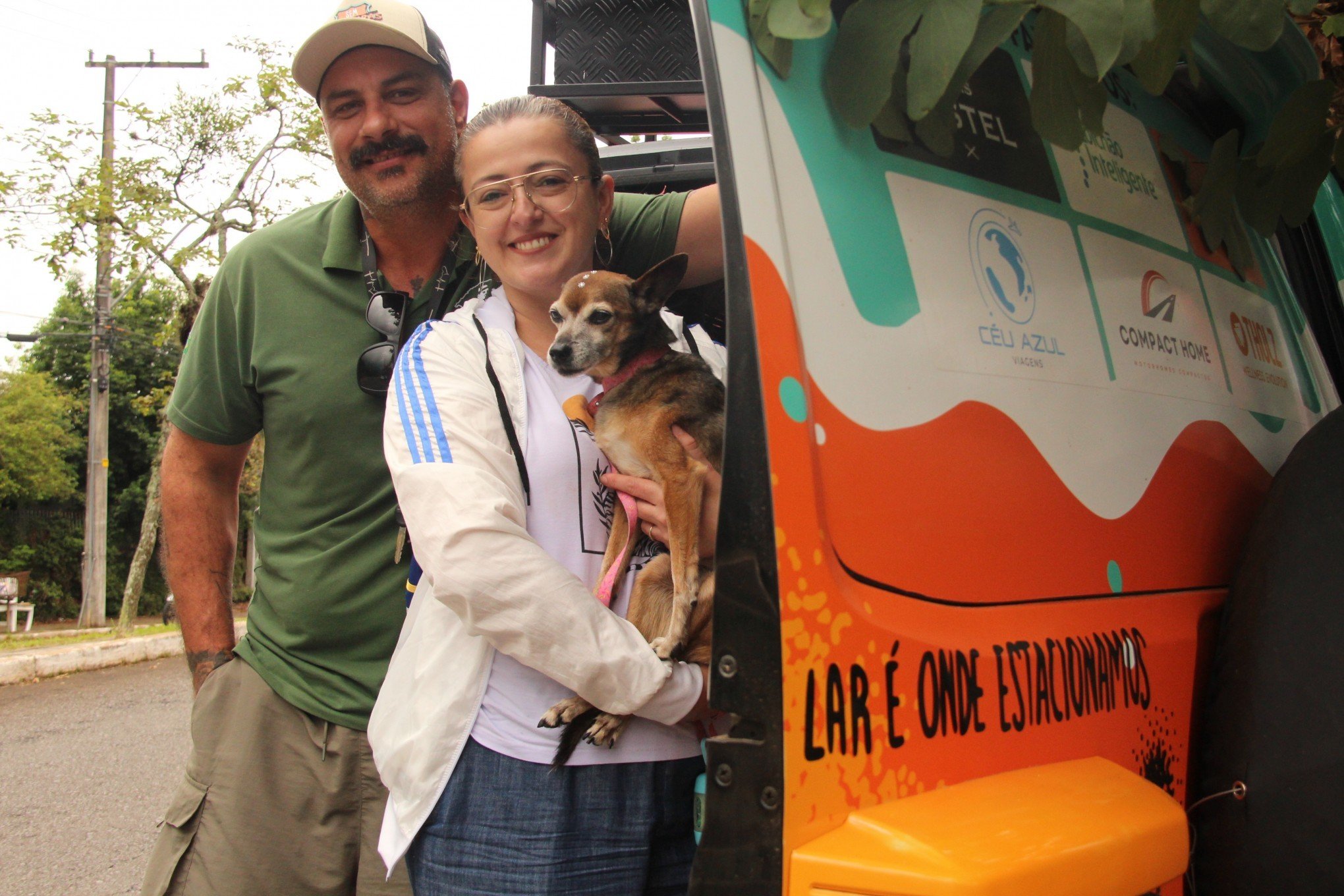 Vargas, Marcia e a mascote Nina viajam de Pajero | abc+
