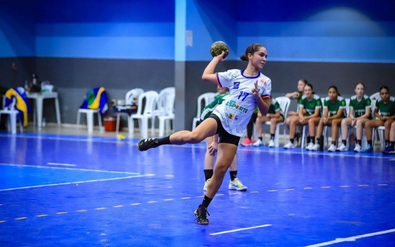 Eduarda Arnold atua como central na LHH/GuSch | abc+