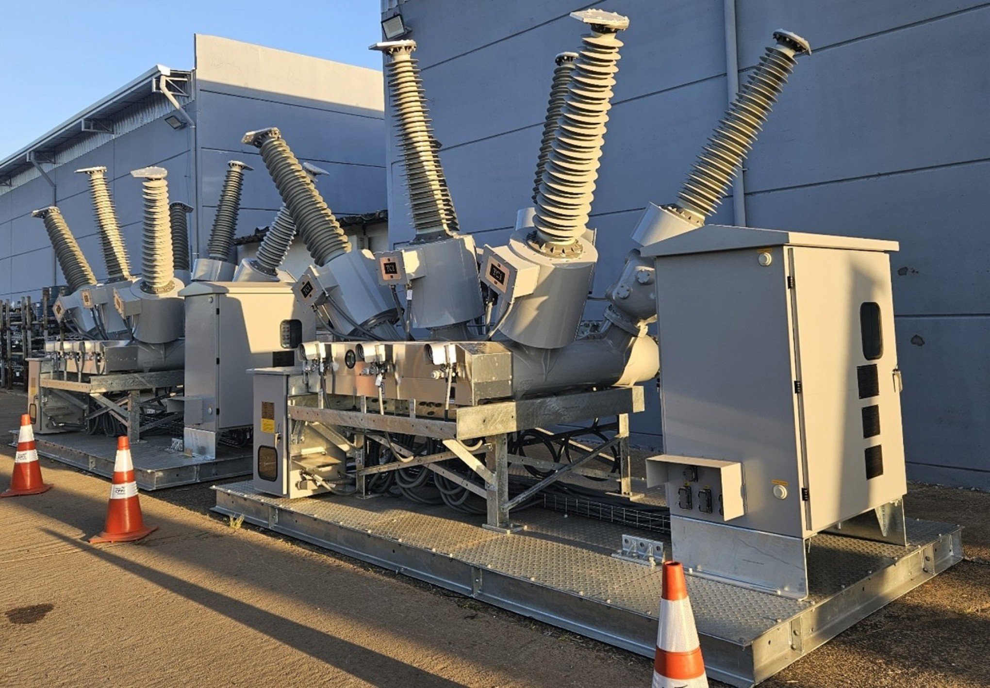 Canoas recebe equipamento móvel para substituir subestação em casos de emergência