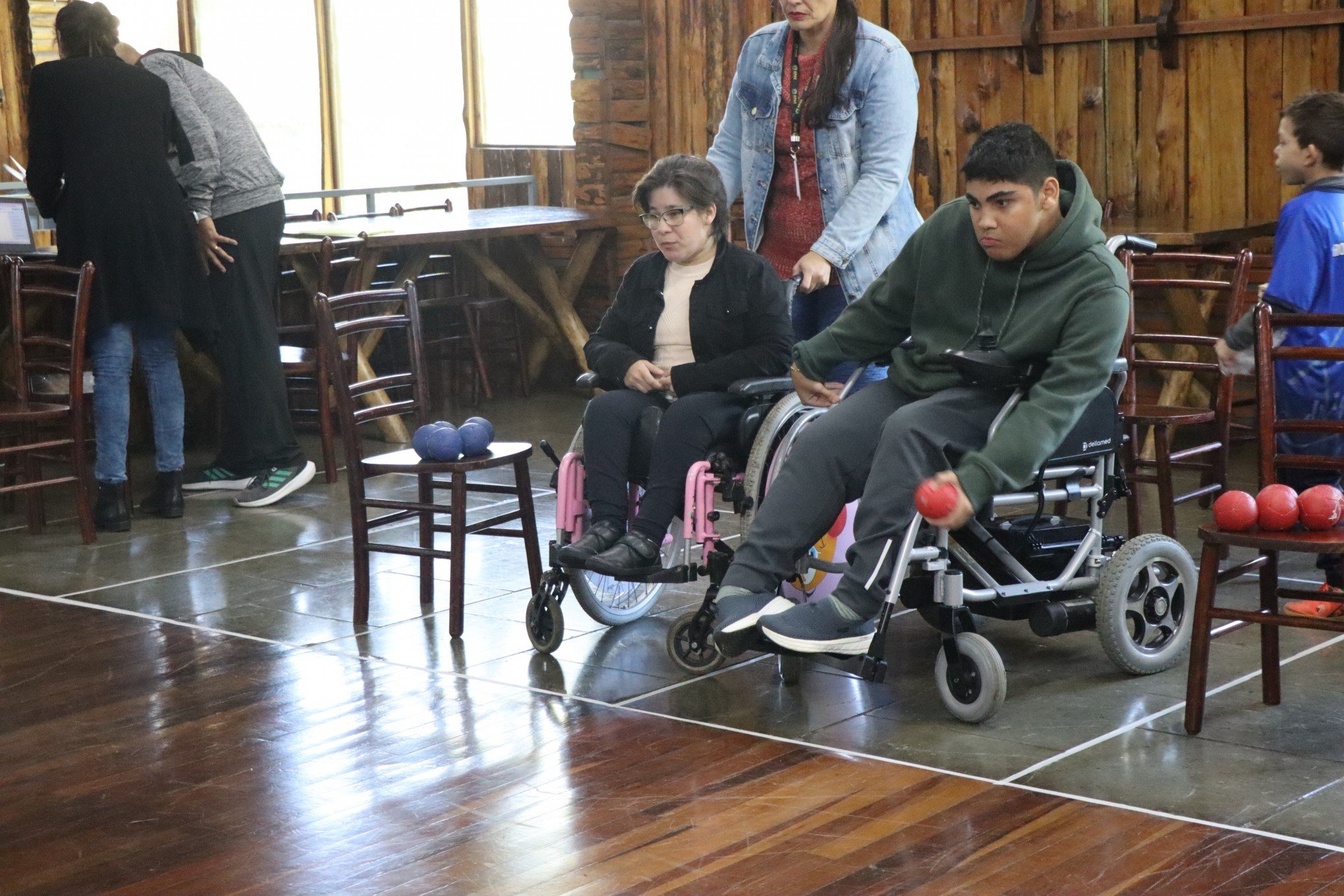 Disputa de bocha adaptada reuniu mais de 50 alunos de instituições públicas e privadas em Novo Hamburgo | abc+