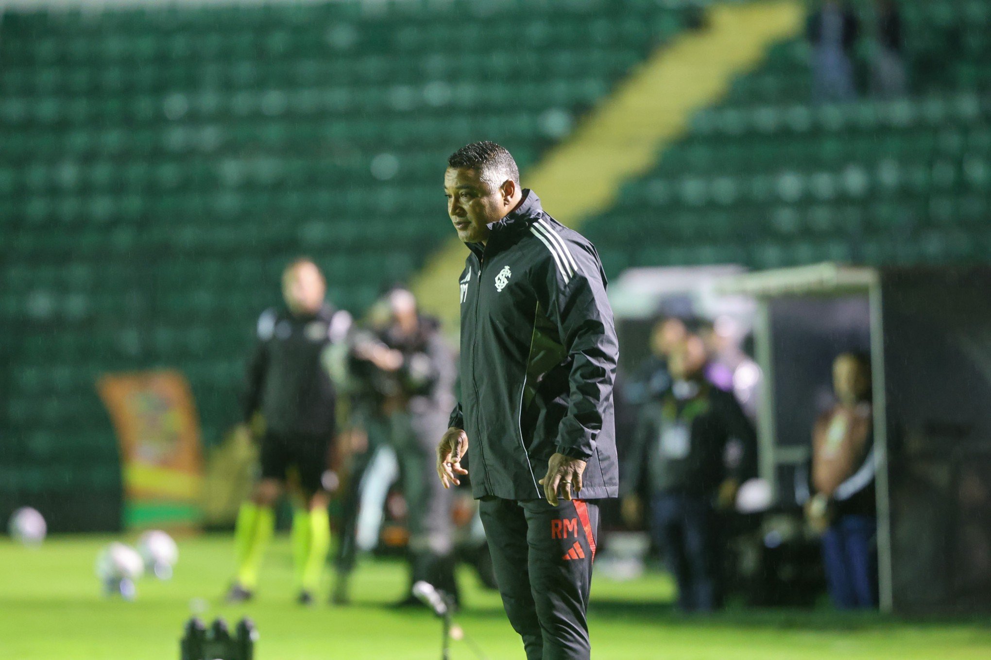 Roger avalia vitória e classificação na Copa do Brasil: "Vai nos dando confiança"