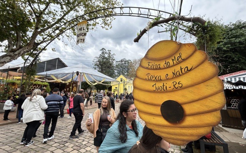 Feira do Mel, Rosca e Nata de Ivoti iniciou nesta sexta e já atrai bom público