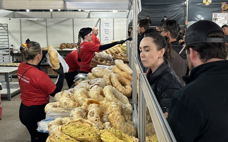 Feira do Mel, Rosca e Nata de Ivoti iniciou nesta sexta e já atrai bom público