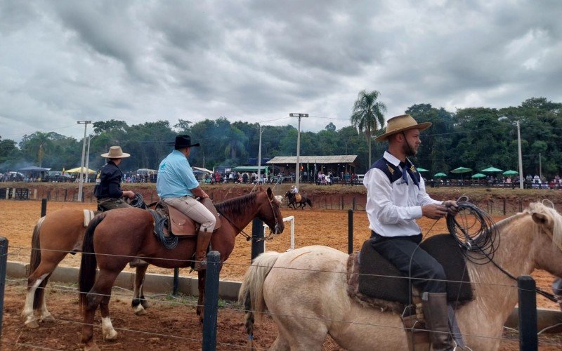 Festa Campeira em Dois Irmãos com provas de laço na inauguração do Centro Municipal de Eventos Tradicionalistas, localizado no bairro Bela Vista  | abc+