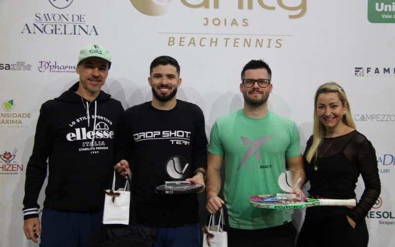 Thales Mendes e Felipe Palharini (de verde), campeões da categoria Masculino C