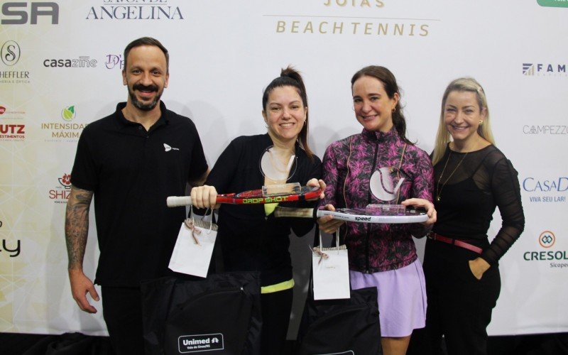 Raquel Sebold e Katia Blume, vencedoras da categoria Feminina Iniciantes