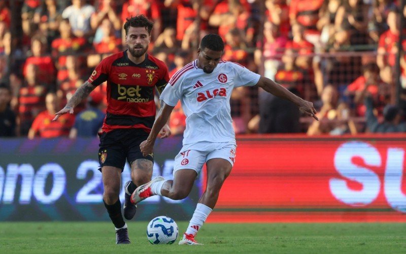 Gustavo Prado começou como titular na partida de ontem | abc+