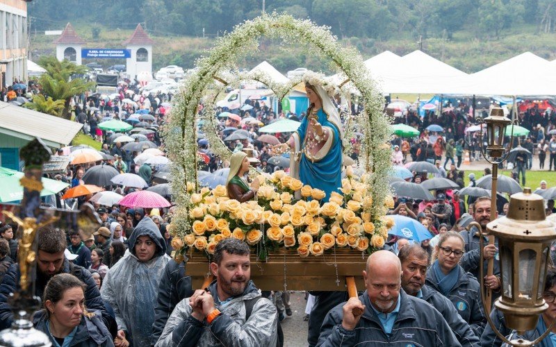 Romaria de Caravaggio emociona e reúne multidão em Canela