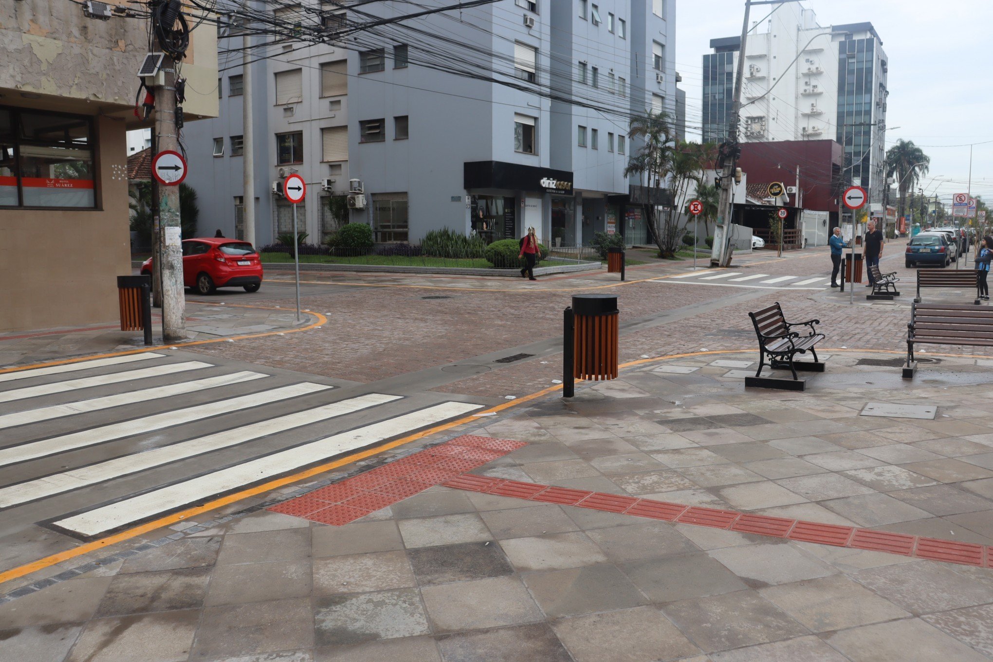 Trânsito está liberado em todas as quadras, mas trabalhos continuam na Rua Independência