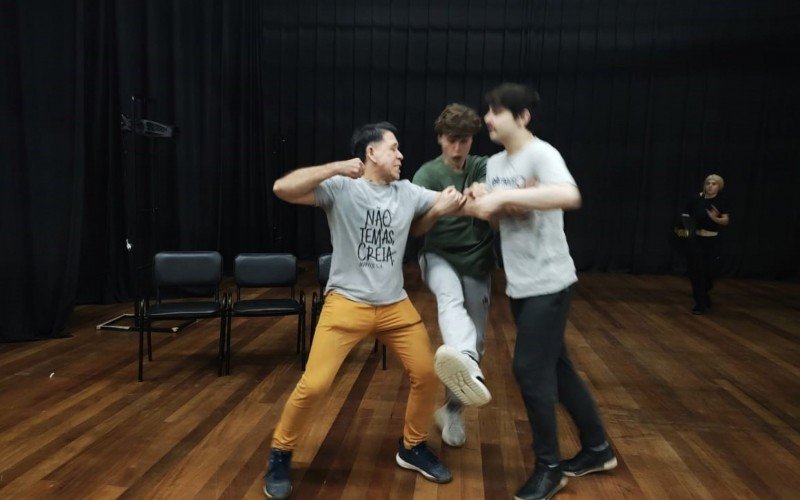 Ensaios ocorrem no Teatro Paschoal Carlos Magno