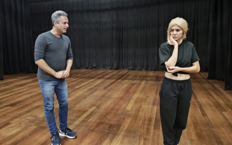 Ensaios ocorrem no Teatro Paschoal Carlos Magno