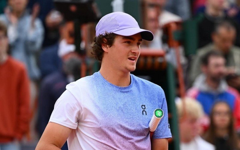 João Fonseca venceu na estreia do torneio francês | abc+