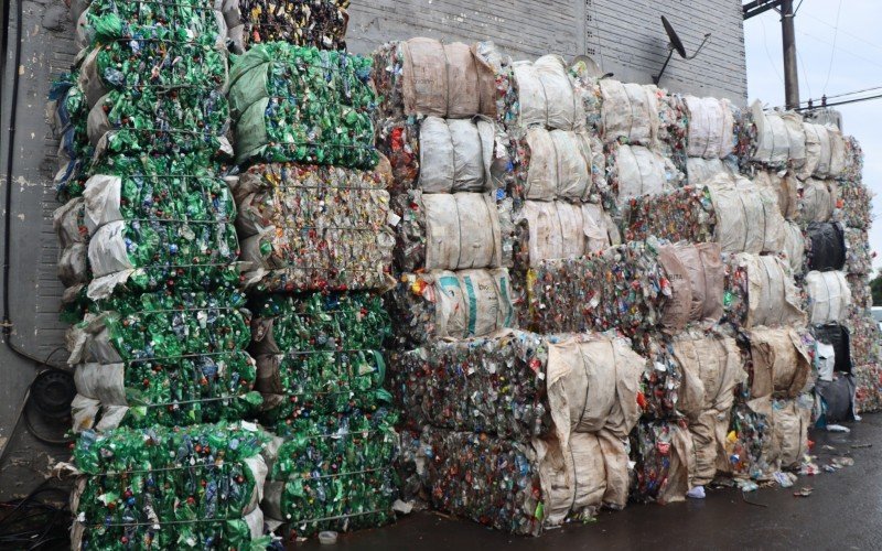 A Cooperativa dos Recicladores e Catadores de Dois Irmãos recicla em média 150 toneladas de material por mês | abc+