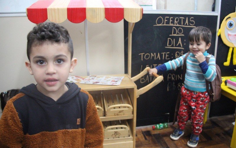 Mercadinho imaginário é diversão diária na sala de aula